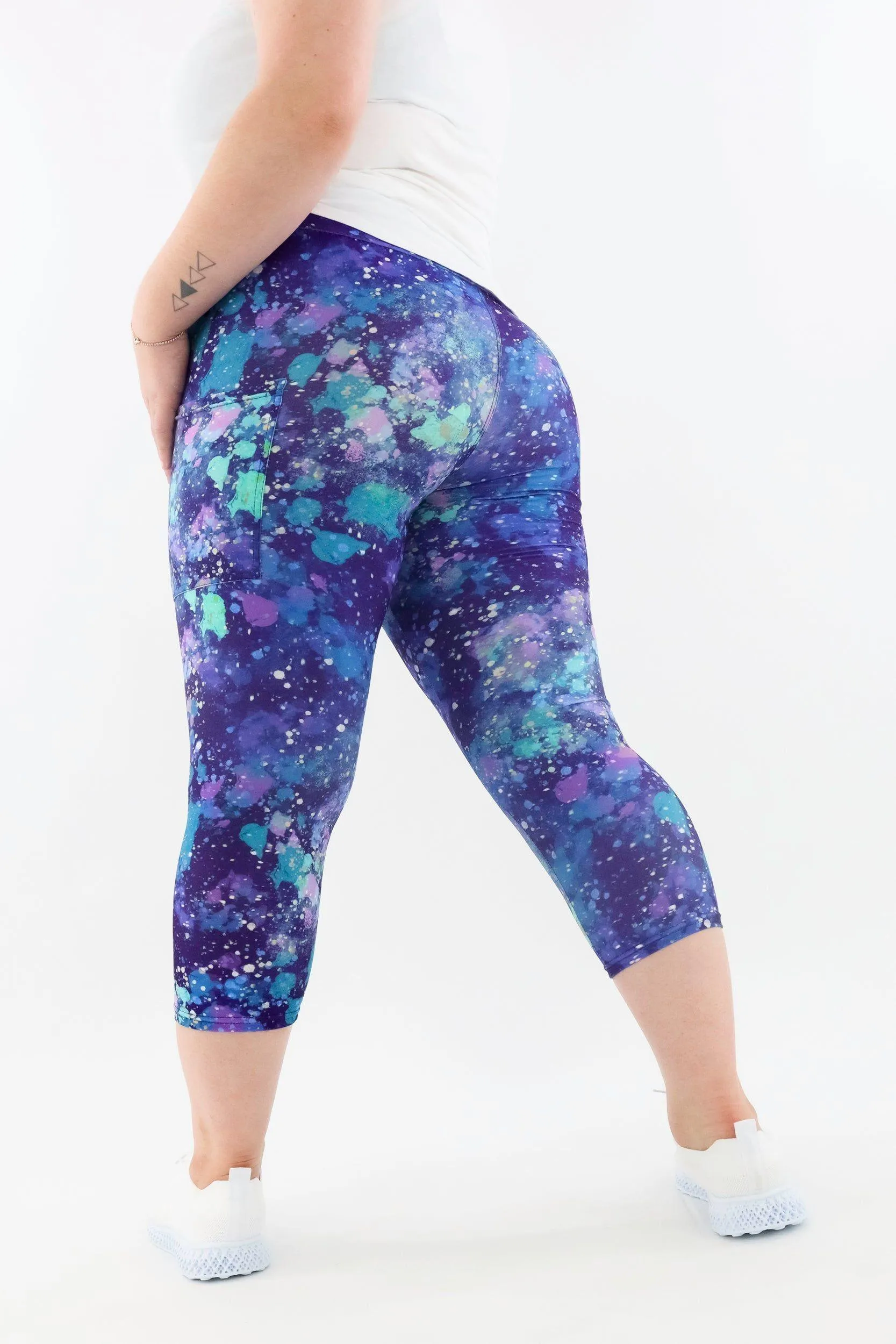 Art Universe - Casual - Capri Leggings - Pockets