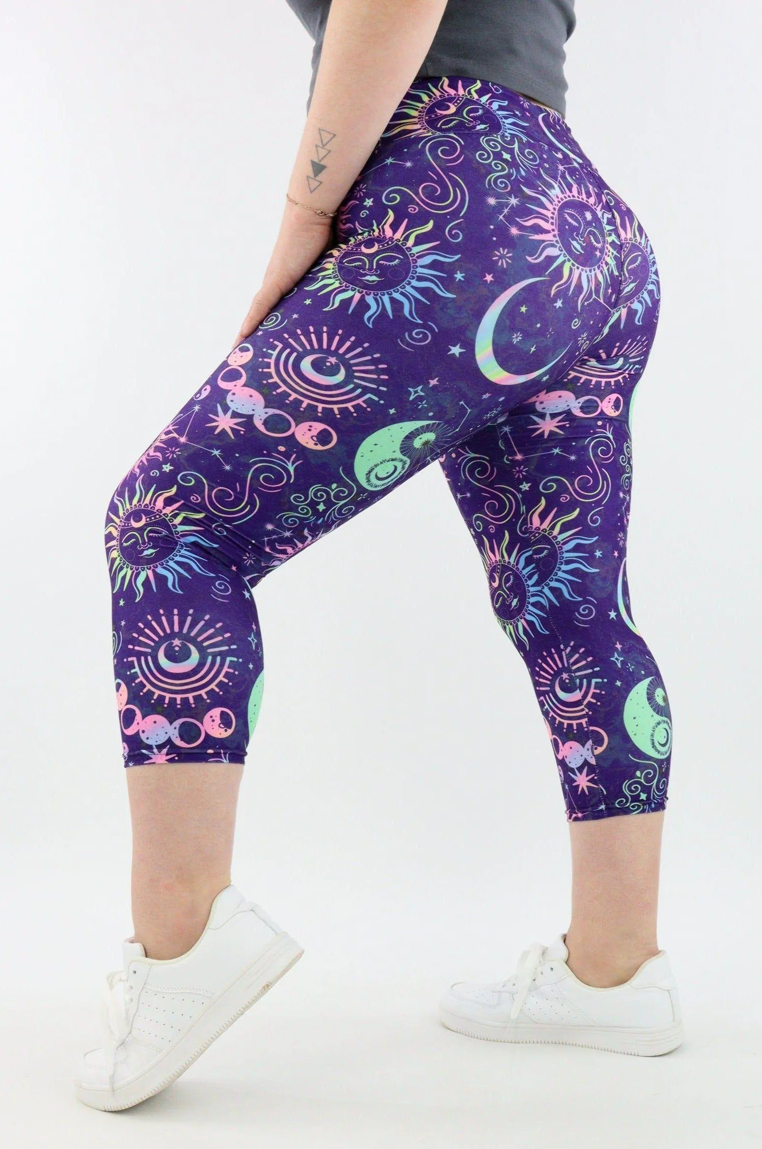 Celestial Soul - Casual - Capri Leggings