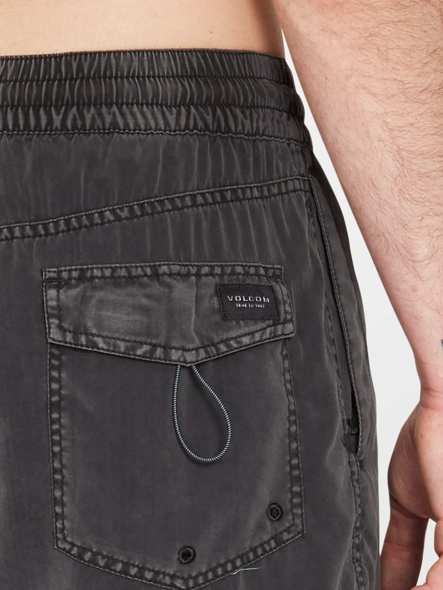 Center Trunk 17" Boardshort - BLACK