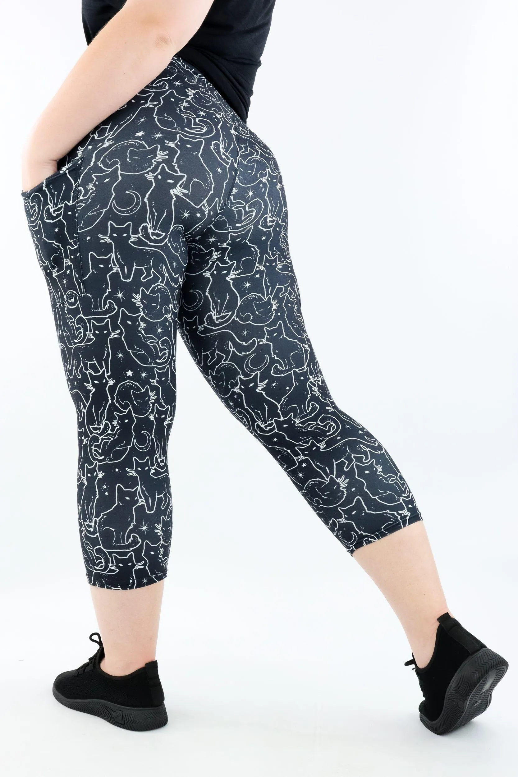 Familiar Cat - Casual - Capri Leggings - Pockets