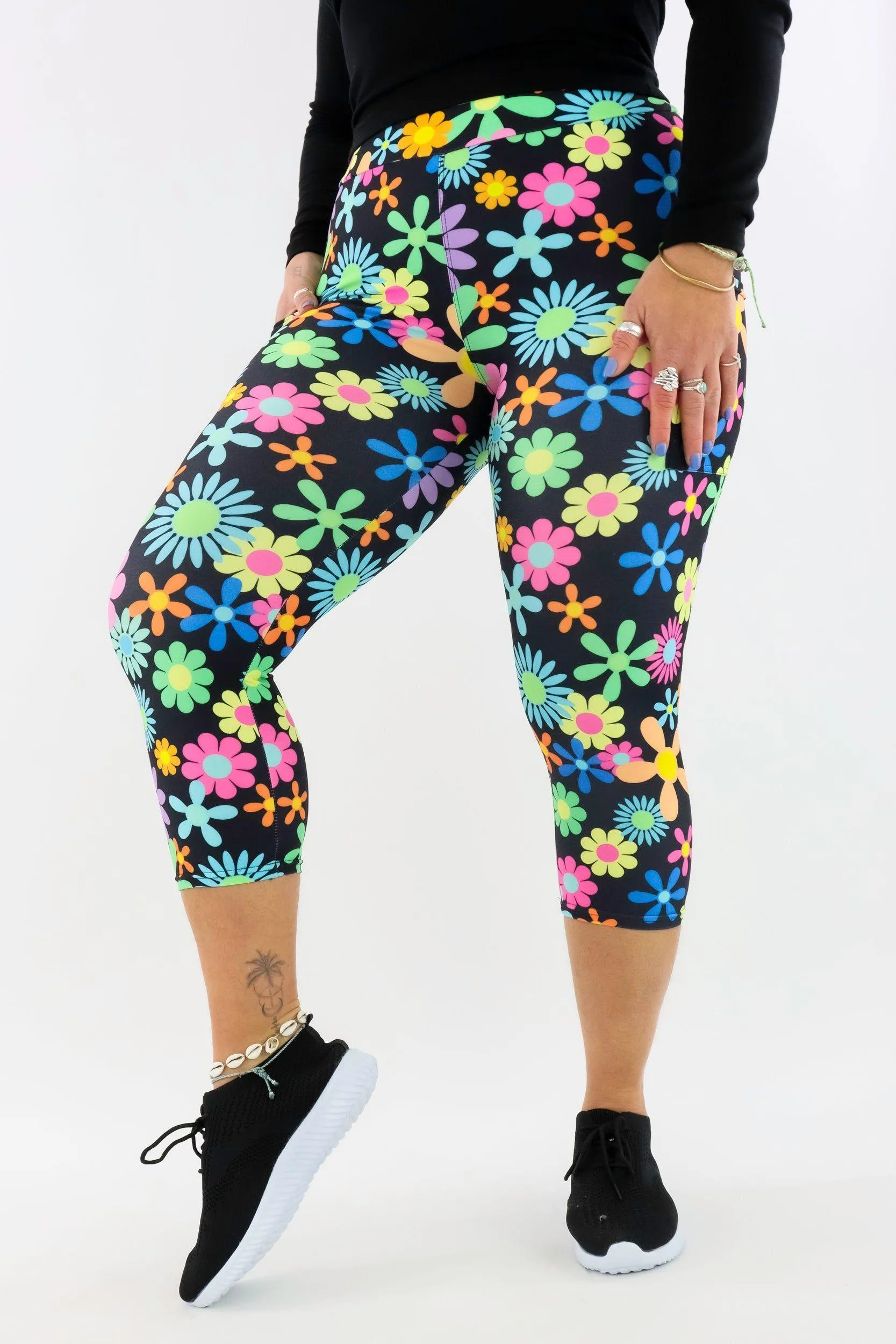 Flower Power - Casual - Capri Leggings - Pockets