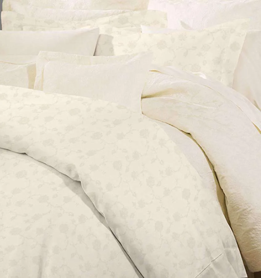 Giza 45 Jacquard Flat Sheet by Sferra