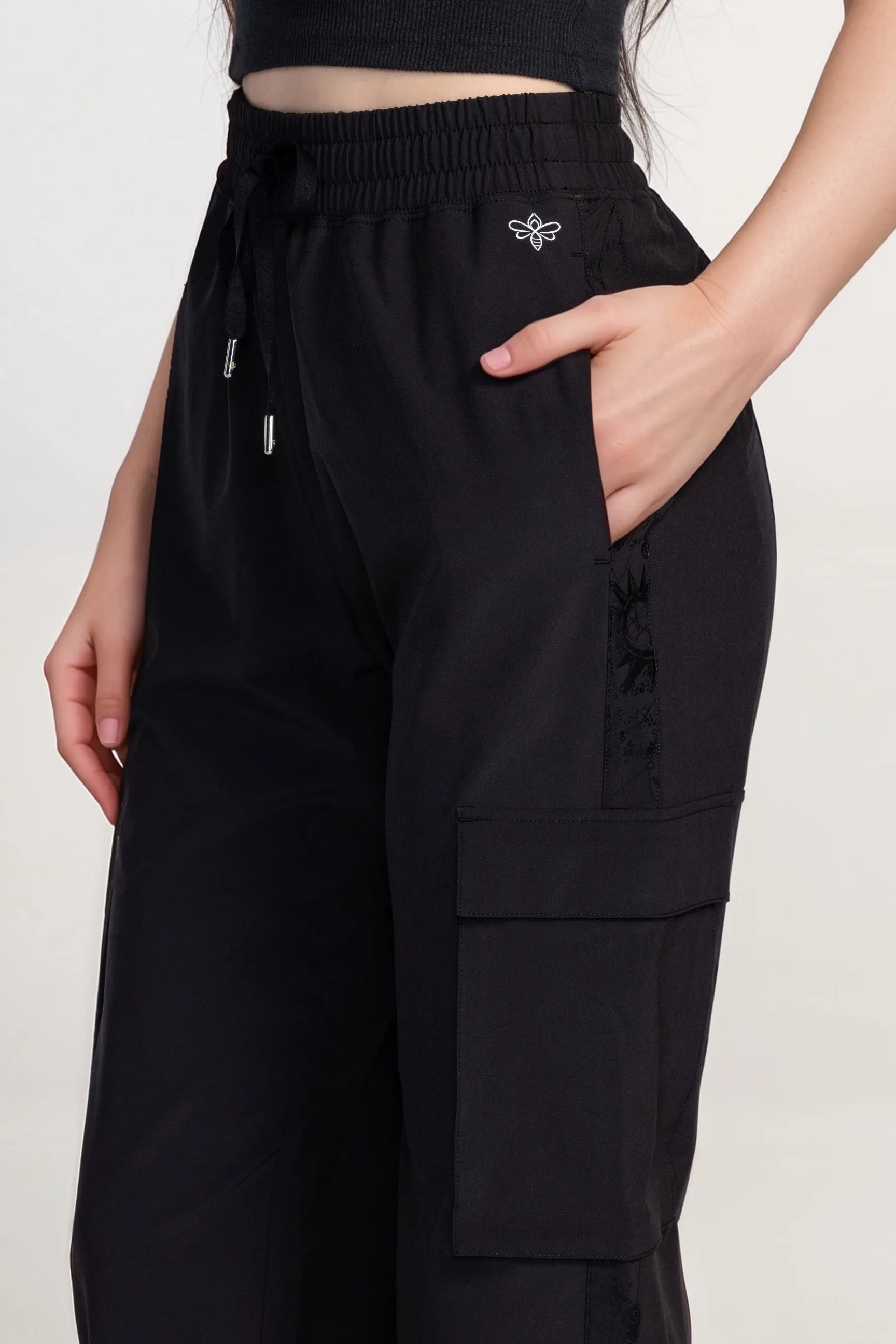 Johnny Was Bee Active Black Cargo Straight Leg Track Pant A7424-O