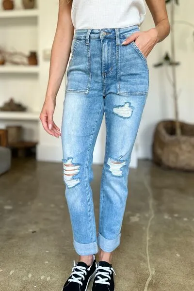 JUDY BLUE FULL SIZE DISTRESSED STRAIGHT JEANS WITH PATCH POCKETS
