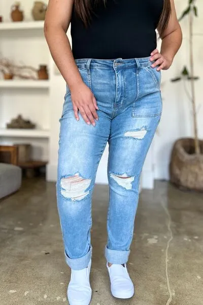 JUDY BLUE FULL SIZE DISTRESSED STRAIGHT JEANS WITH PATCH POCKETS