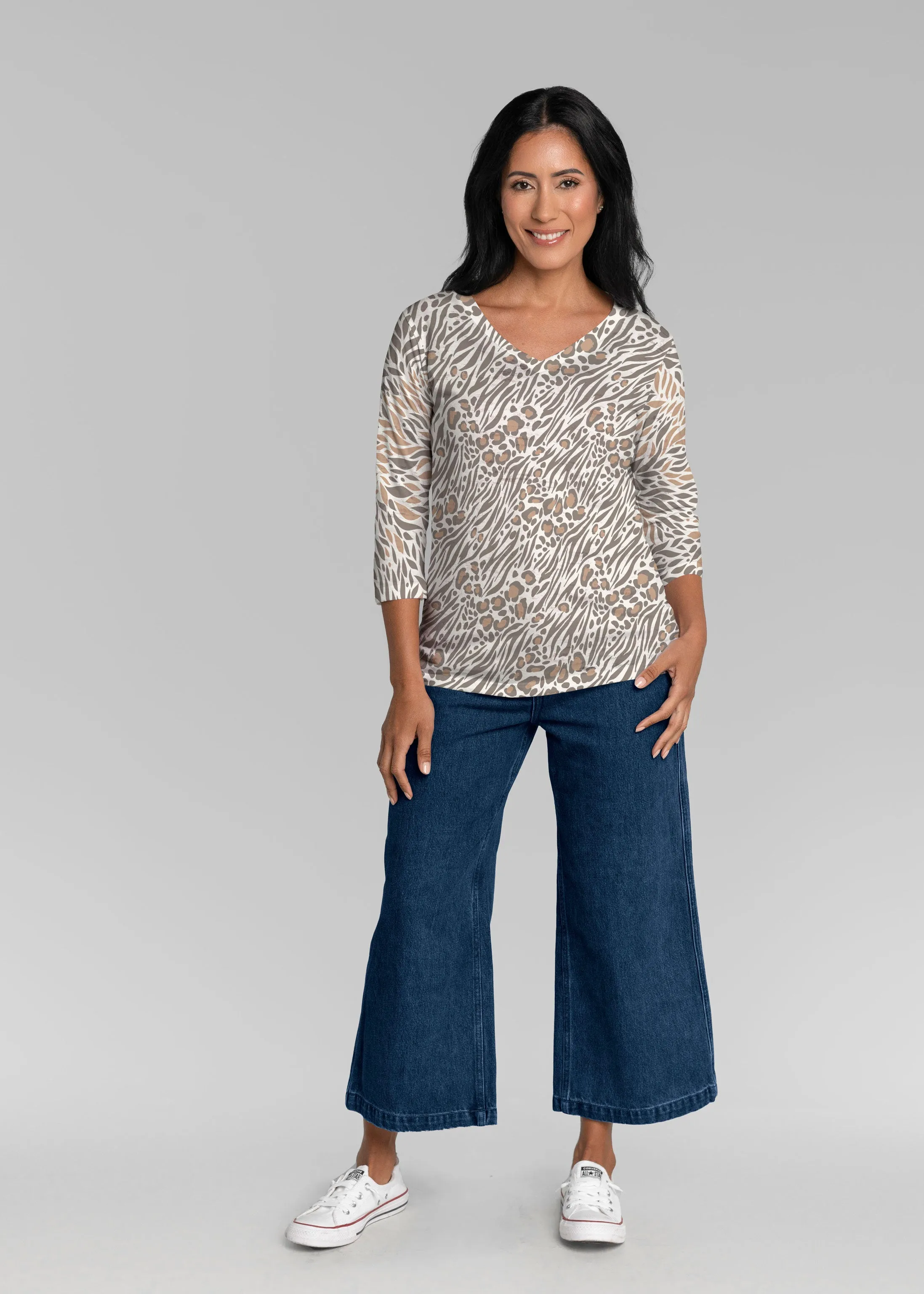 Leo Hotsy Totsy Brown (8122) ~ Signature 3/4 Sleeve V-Neck Top