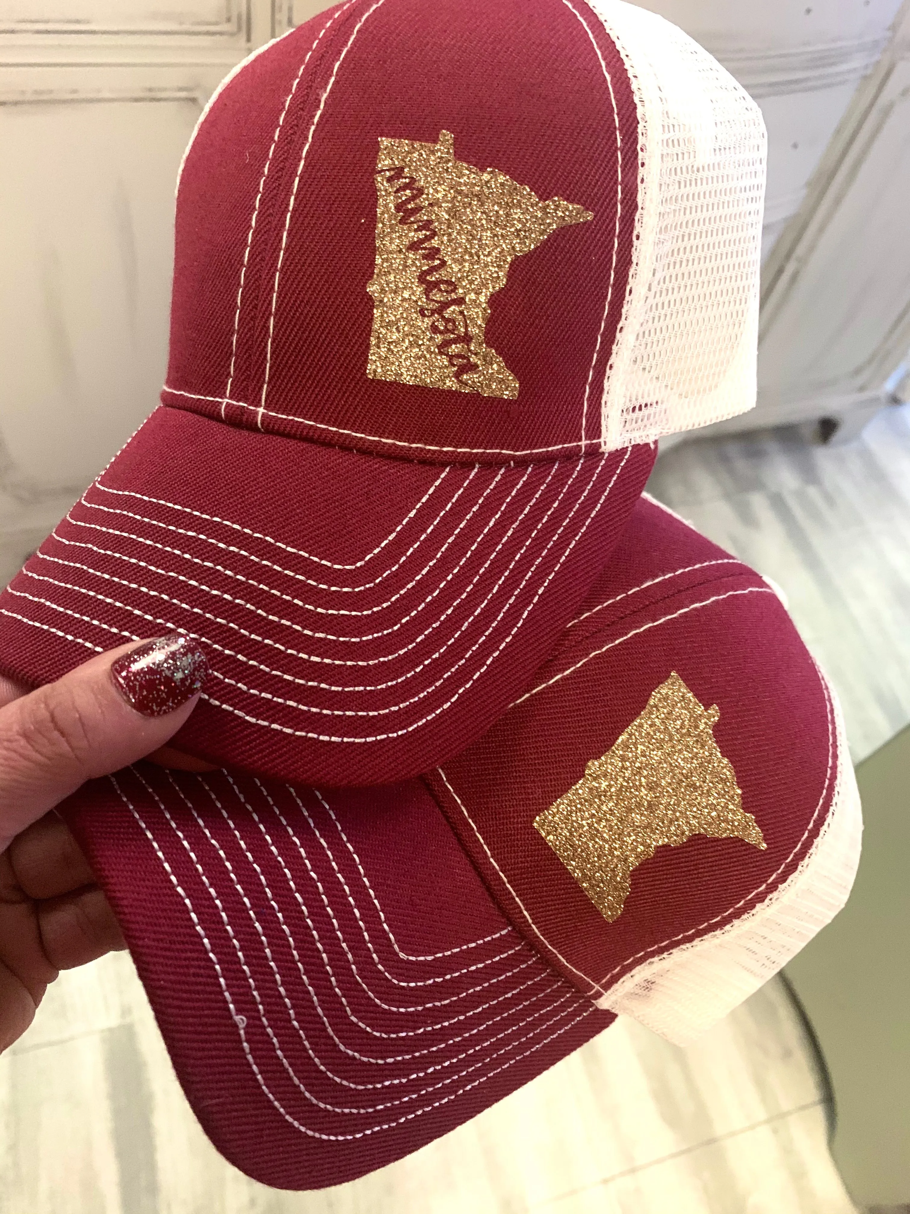 Minnesota Golden Gophers hat Maroon white gold glitter state of Minnesota Trucker cap