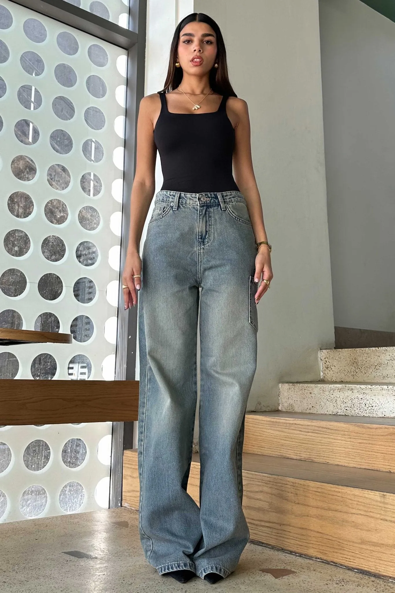 Pocket Wide Leg - Medium Blue Dirty Washed Jeans.