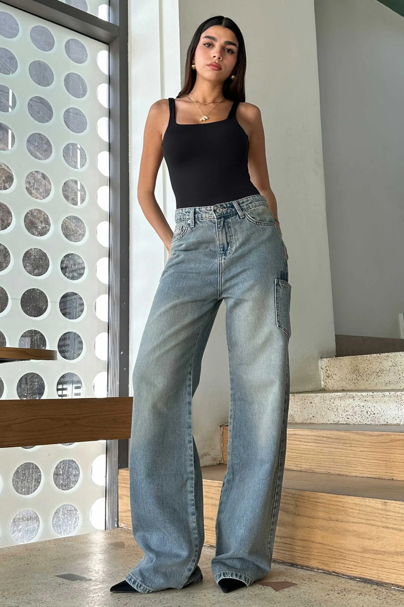Pocket Wide Leg - Medium Blue Dirty Washed Jeans.