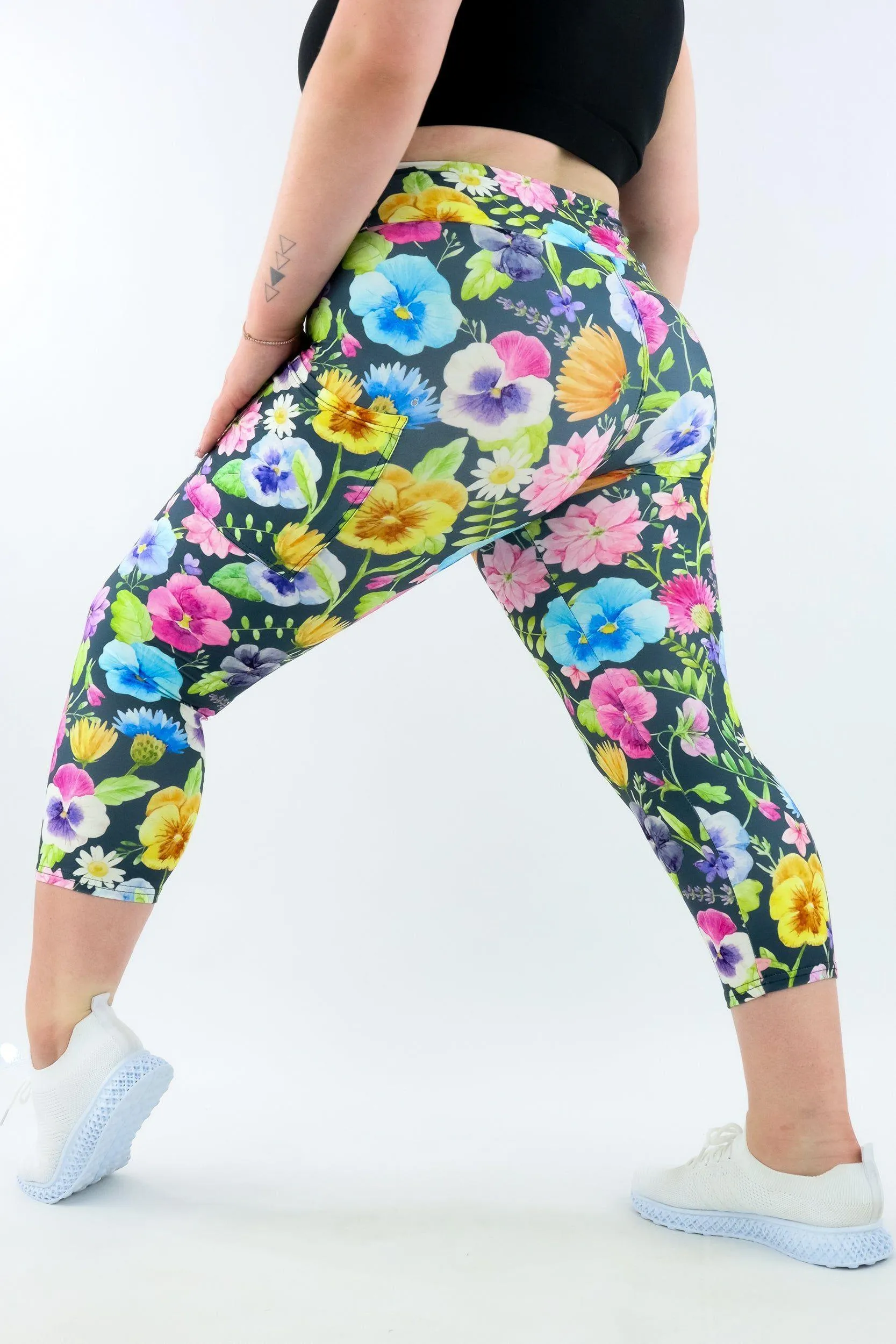Pretty Pansy - Casual - Capri Leggings - Pockets