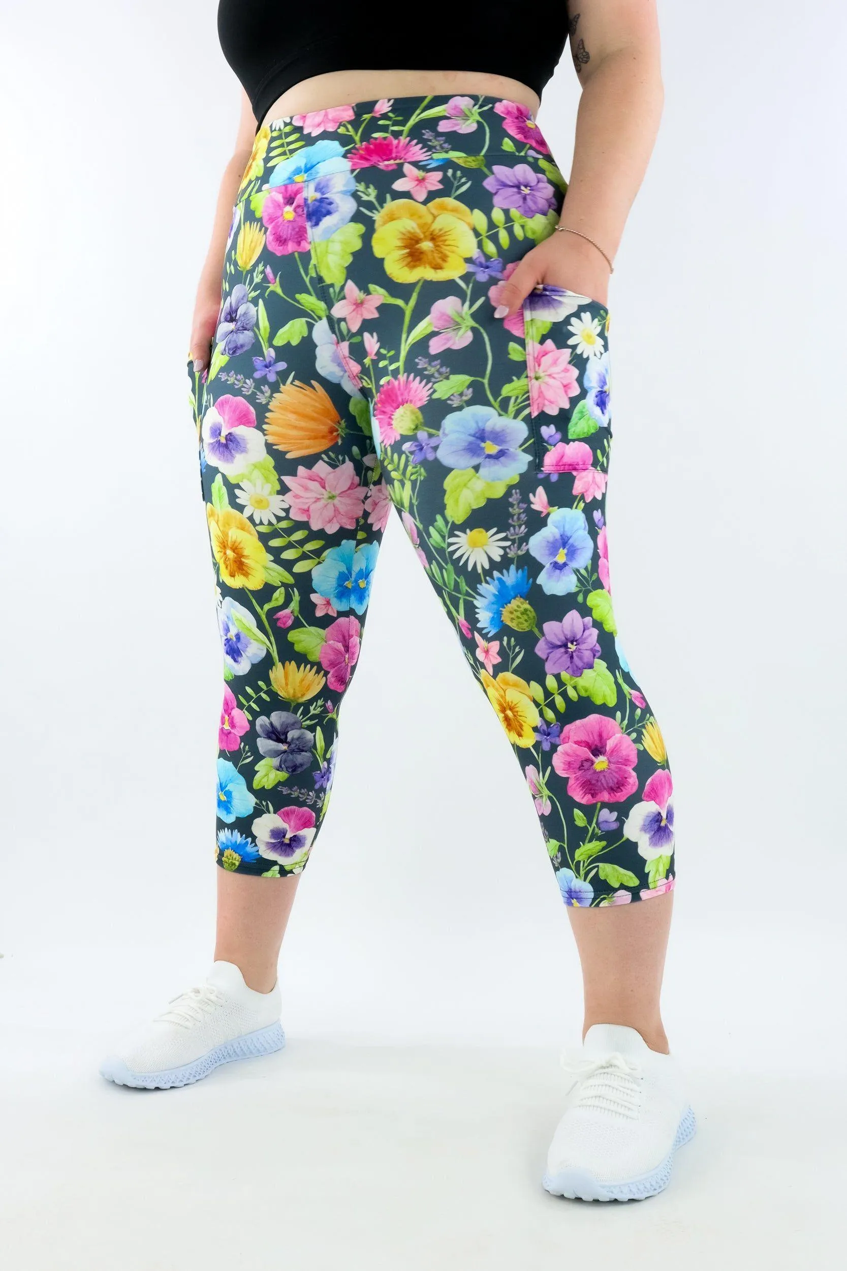 Pretty Pansy - Casual - Capri Leggings - Pockets