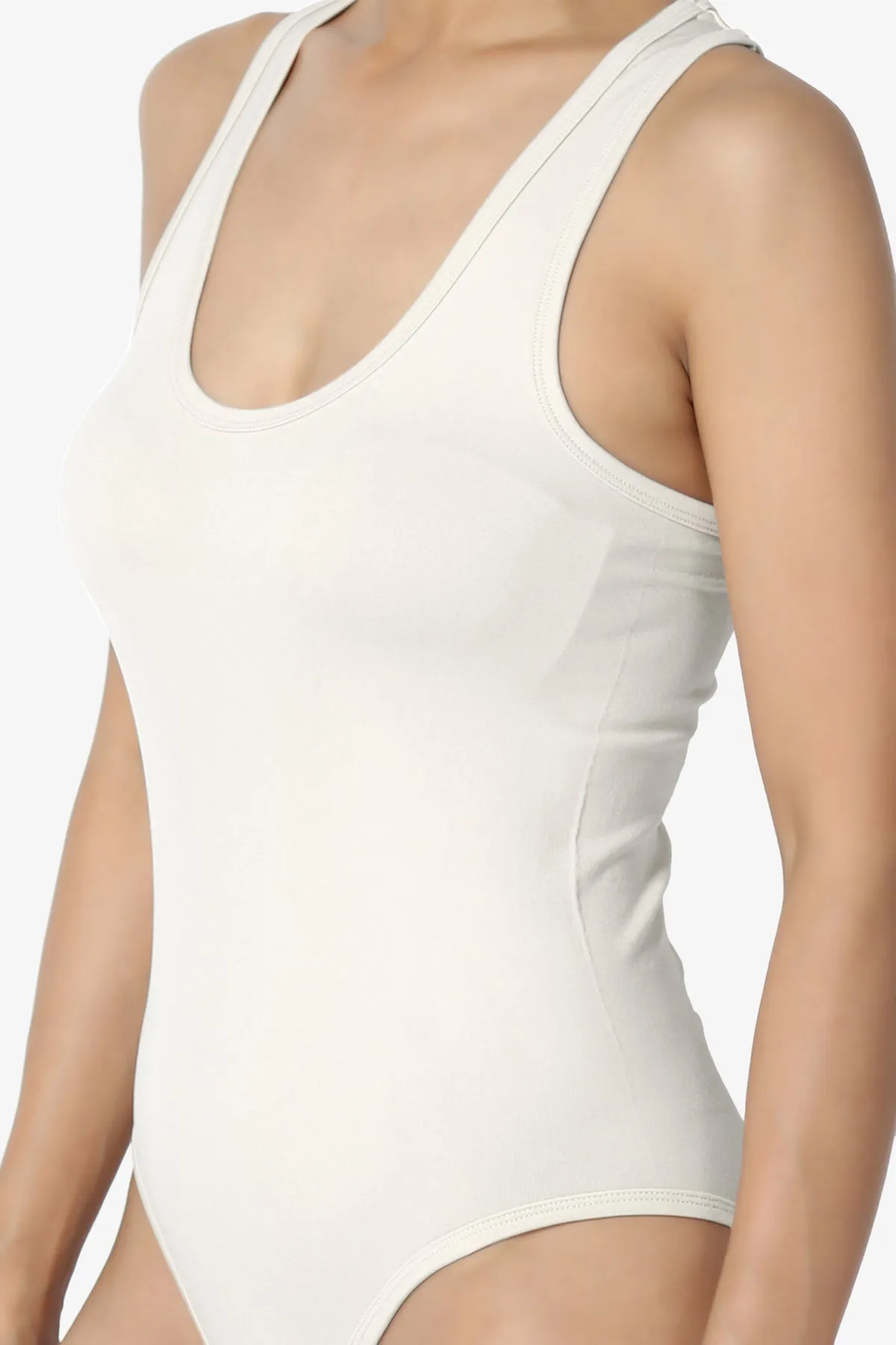 Rego Sleeveless Scoop Neck Seamless Bodysuit