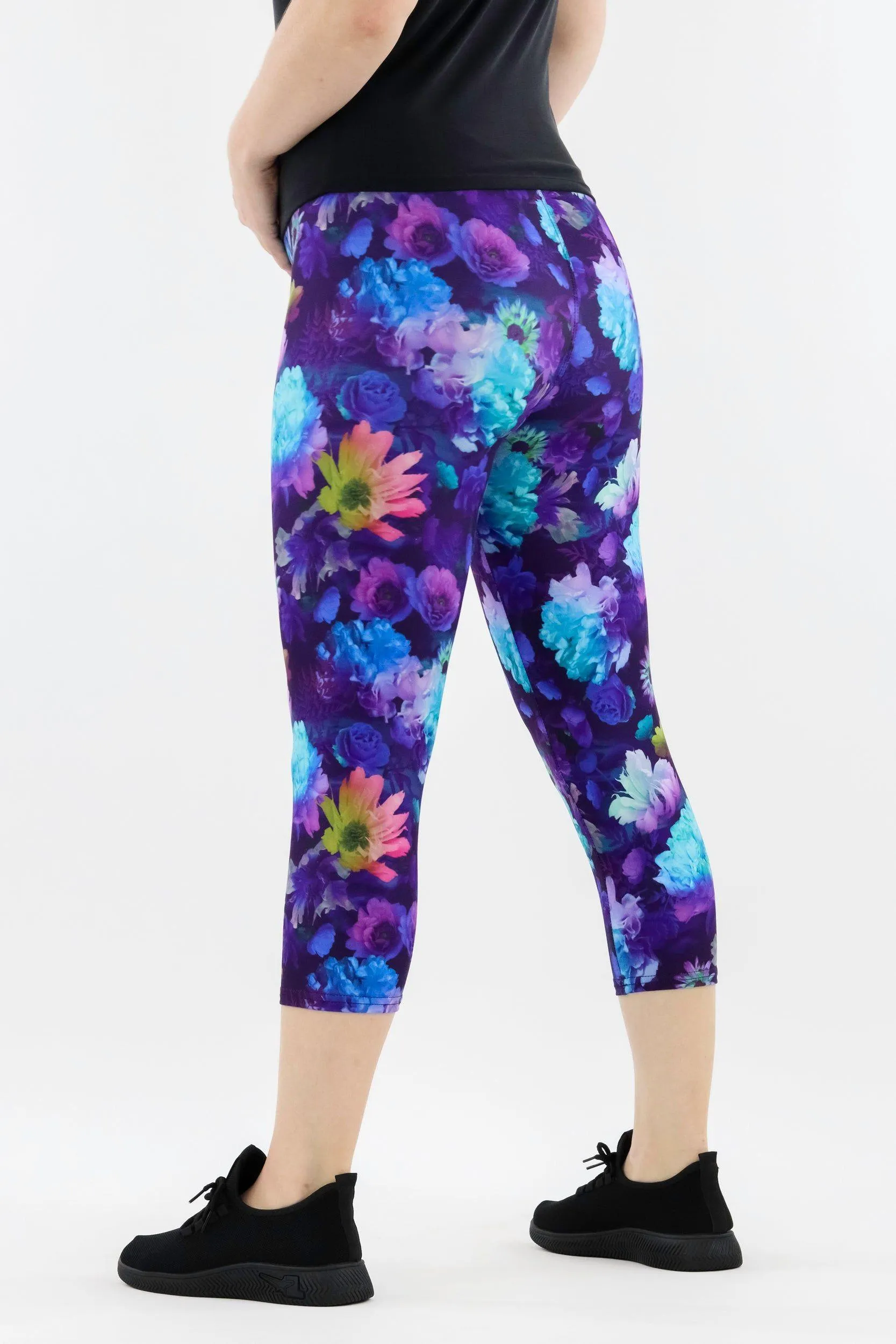 Tranquility Flora - Casual - Capri Leggings