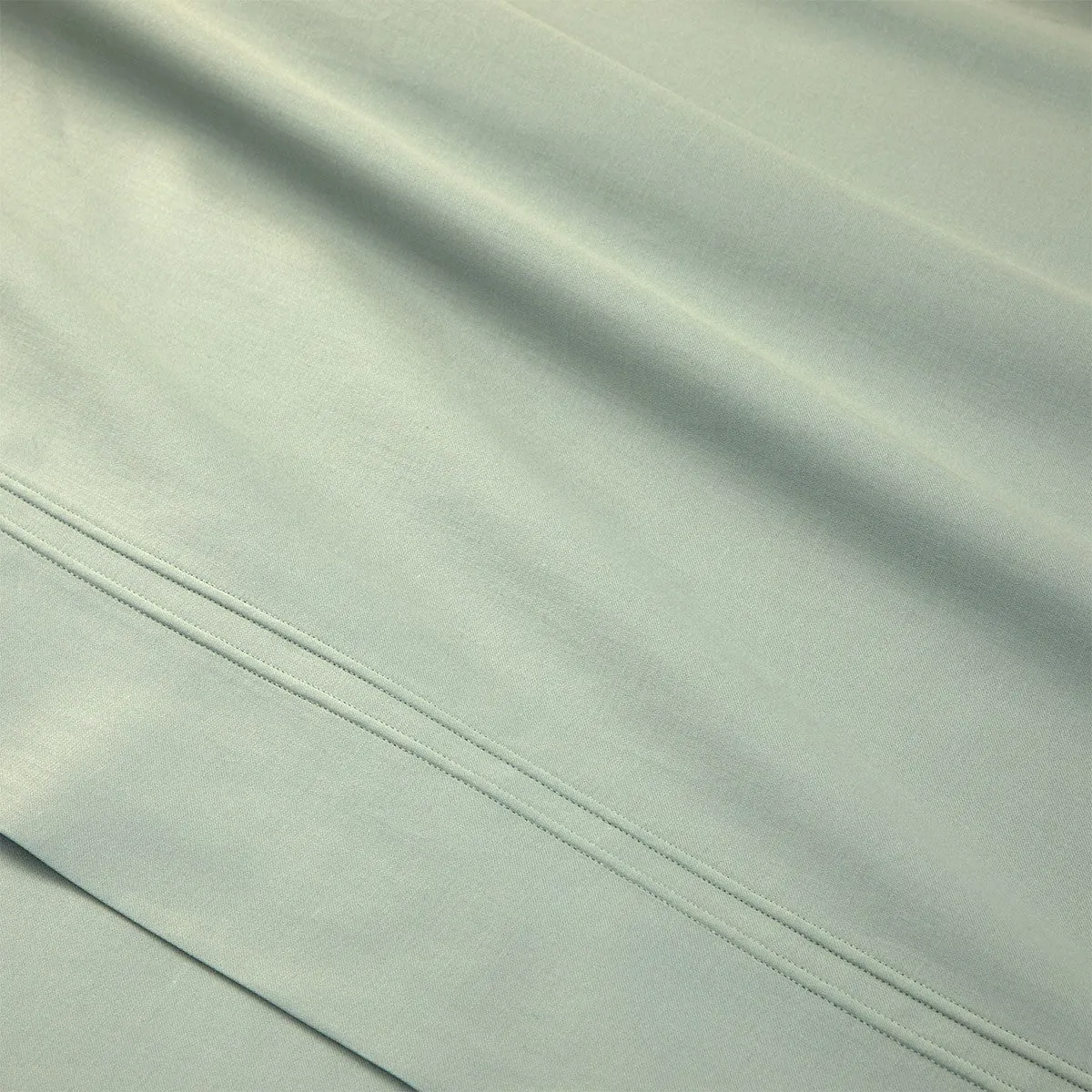Triomphe Combed Cotton Sheet Collection